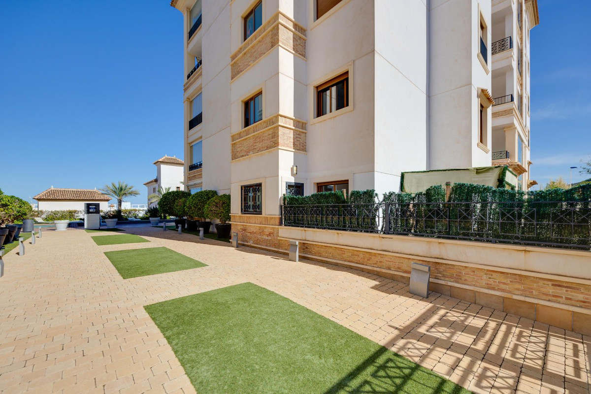 Se vende Apartamento Planta Baja de 2 dormitorios en Costa Blanca, Alicante, España