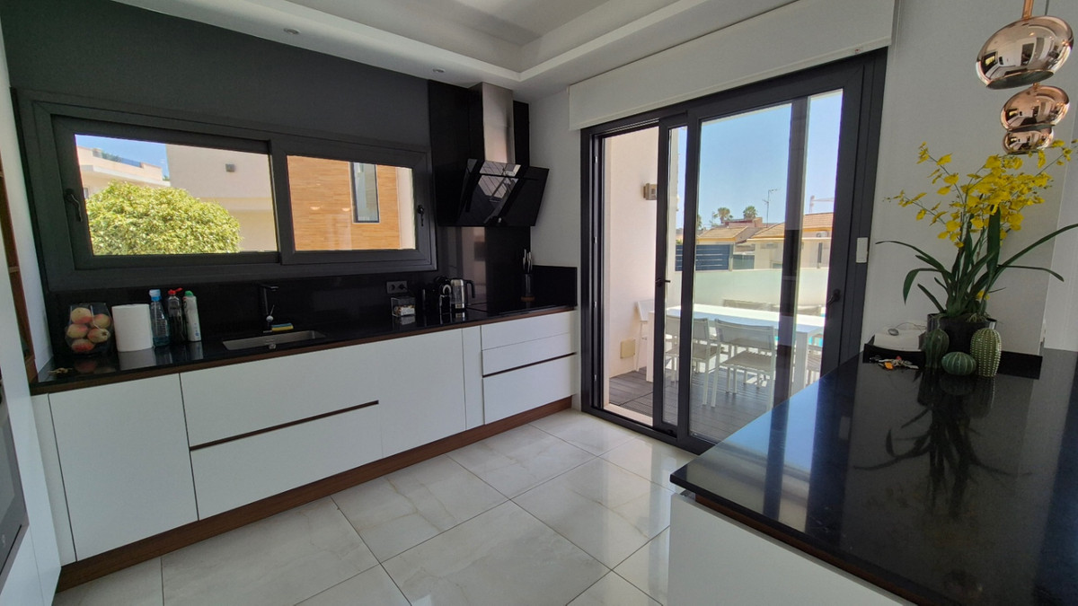 4 Bed Townhouse for sale in Torrevieja Costa Blanca, Alicante, Spain