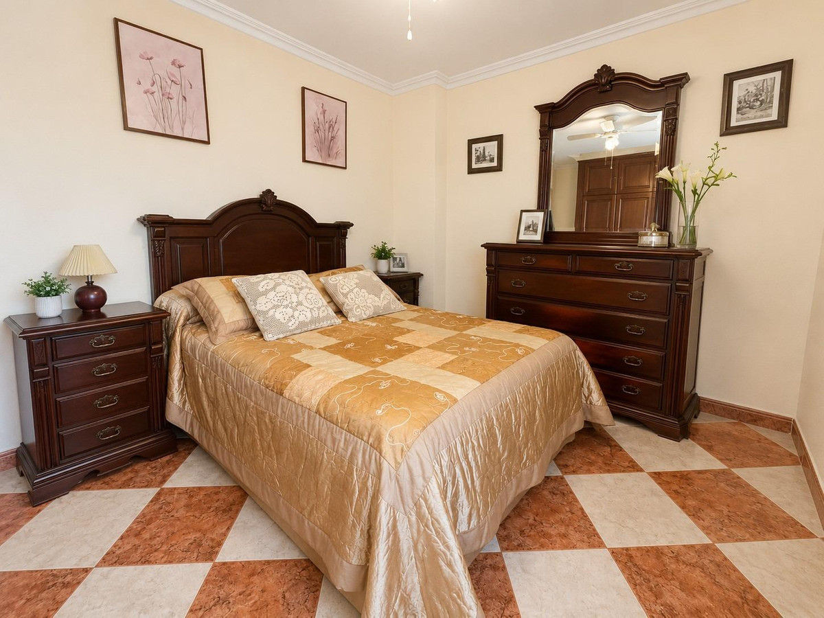Se vende Apartamento Planta Media de 2 dormitorios en Costa Del Sol, Málaga, España