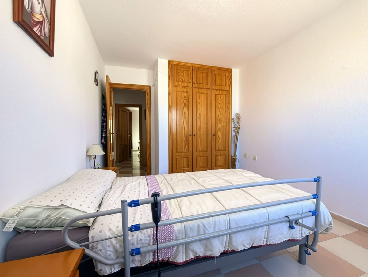 4 Bed Apartment for sale in Estepona Costa Del Sol, Málaga, Spain