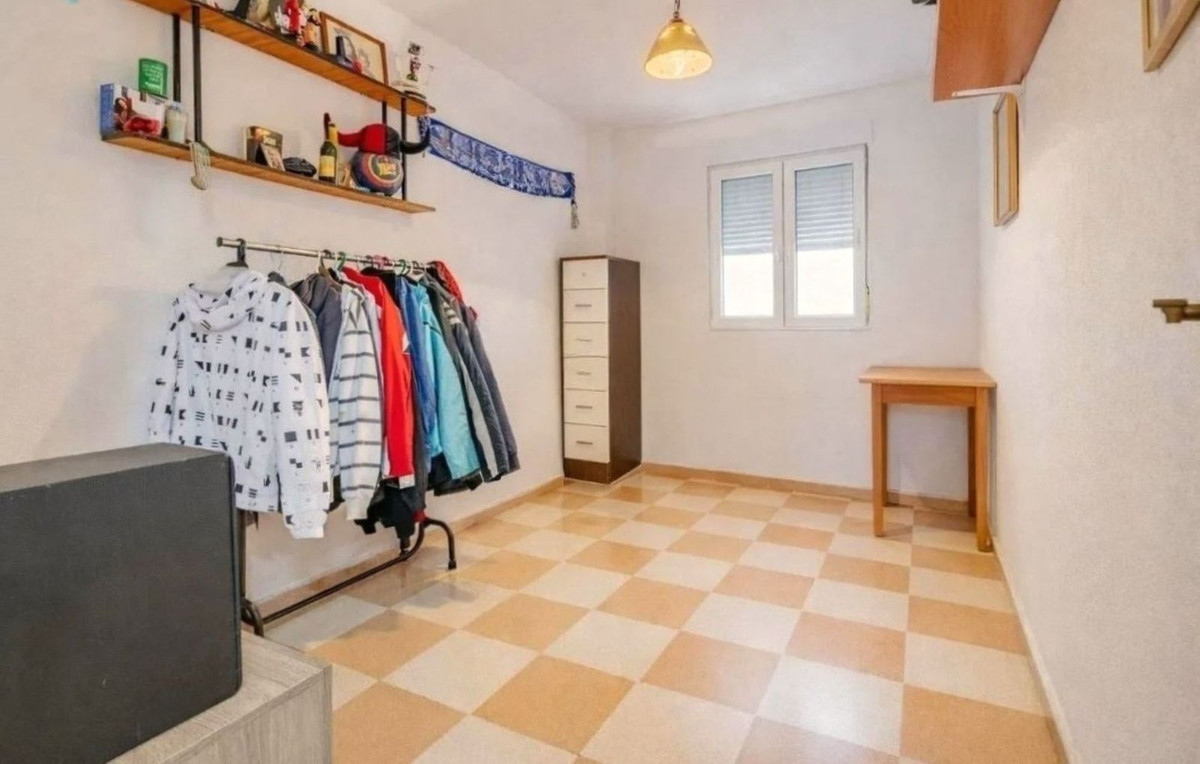 4 Bed Apartment for sale in Estepona Costa Del Sol, Málaga, Spain