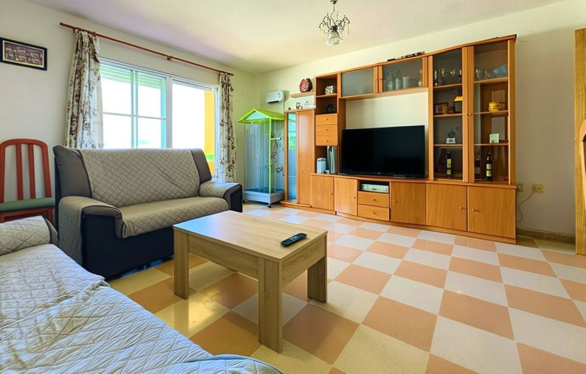 4 Bed Apartment for sale in Estepona Costa Del Sol, Málaga, Spain