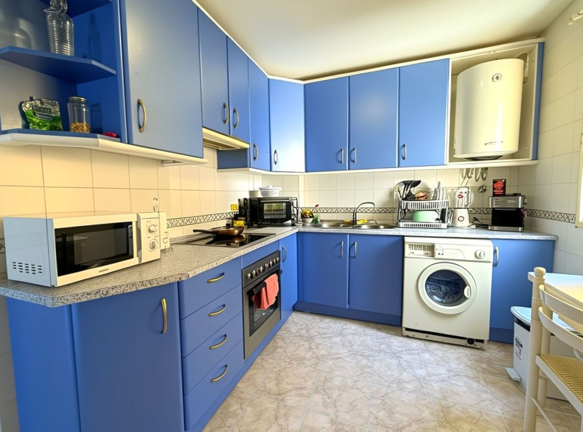 4 Bed Apartment for sale in Estepona Costa Del Sol, Málaga, Spain