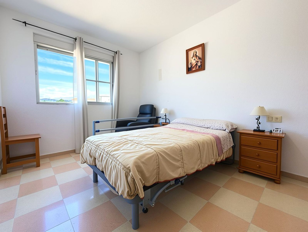 4 Bed Apartment for sale in Estepona Costa Del Sol, Málaga, Spain