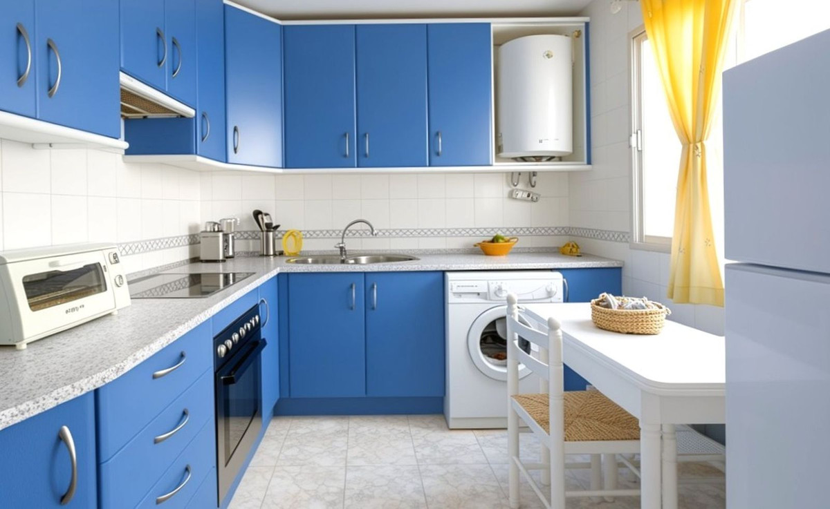 4 Bed Apartment for sale in Estepona Costa Del Sol, Málaga, Spain