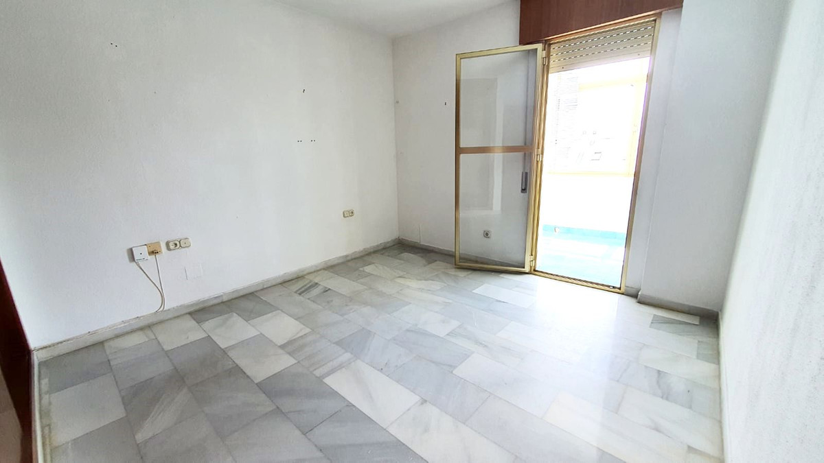 Se vende Apartamento Planta Media de 3 dormitorios en Costa Del Sol, Málaga, España