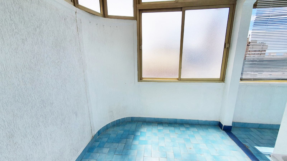 Se vende Apartamento Planta Media de 3 dormitorios en Costa Del Sol, Málaga, España