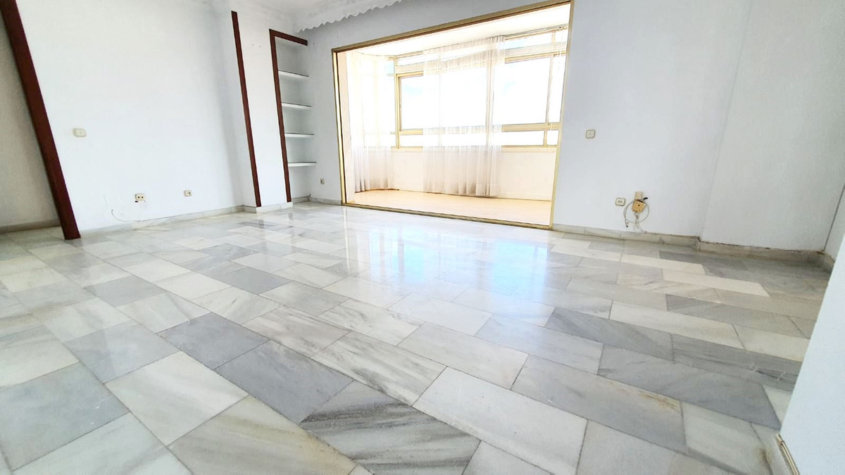 Se vende Apartamento Planta Media de 3 dormitorios en Costa Del Sol, Málaga, España