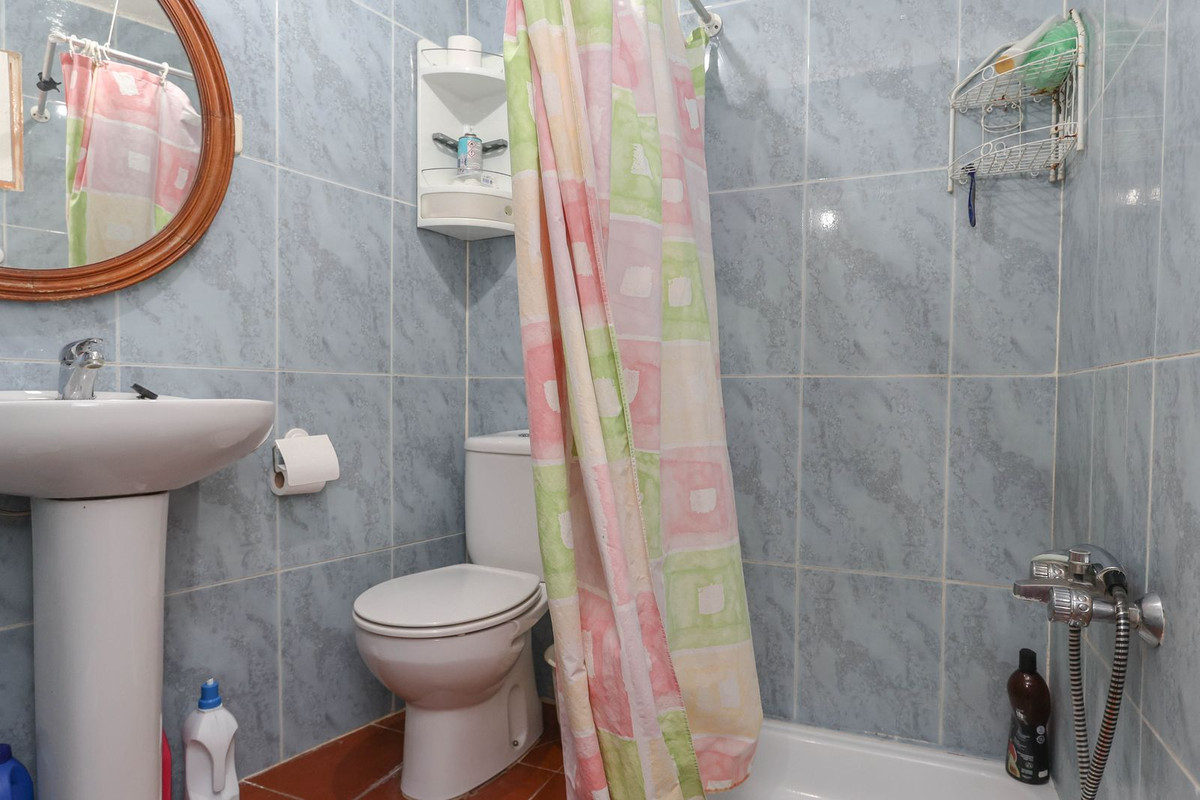 Se vende Adosada de 6 dormitorios en Costa Del Sol, Málaga, España