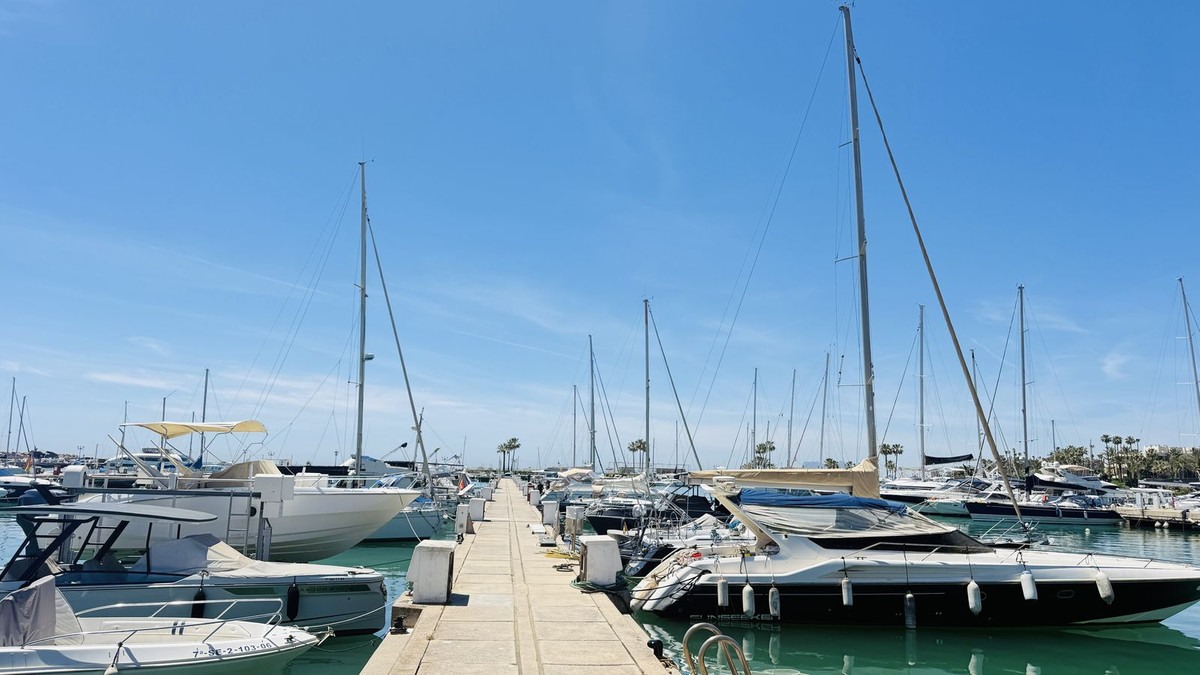 Plots for sale in Sotogrande Costa Del Sol, Cádiz, Spain