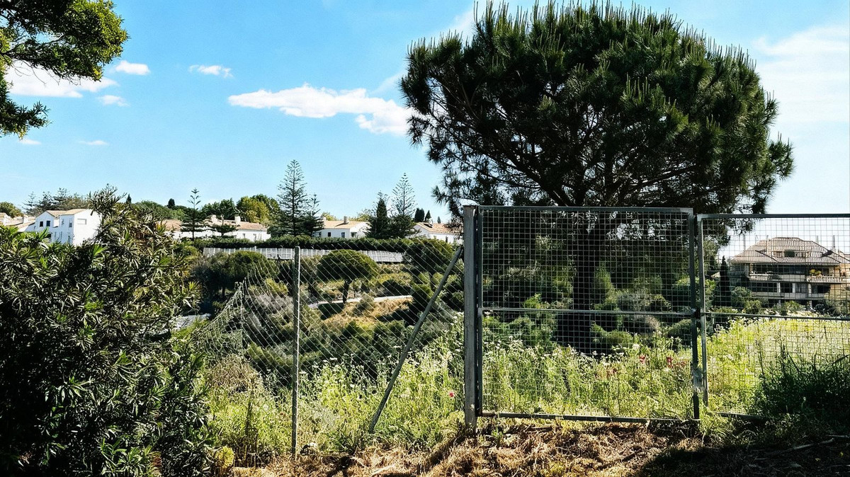 Plots for sale in Sotogrande Costa Del Sol, Cádiz, Spain