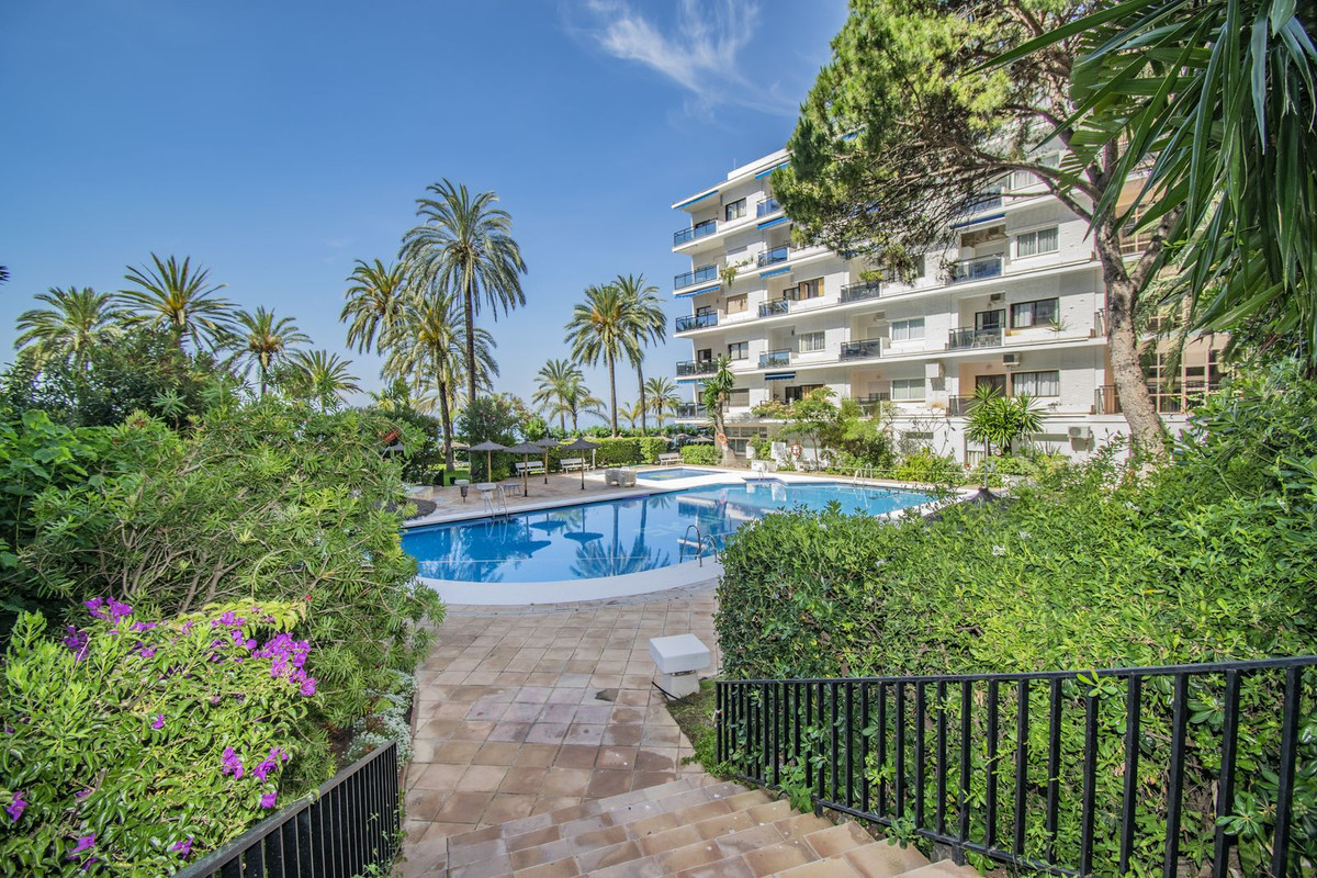 1 Bed Apartment for sale in Marbella Costa Del Sol, Málaga, Spain