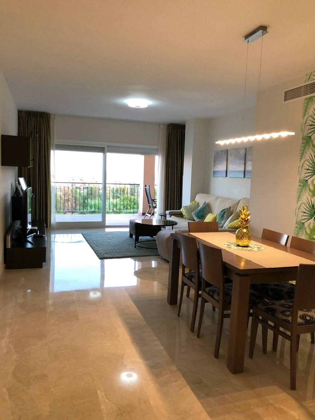Se vende Apartamento Planta Media de 2 dormitorios en Costa Del Sol, Málaga, España