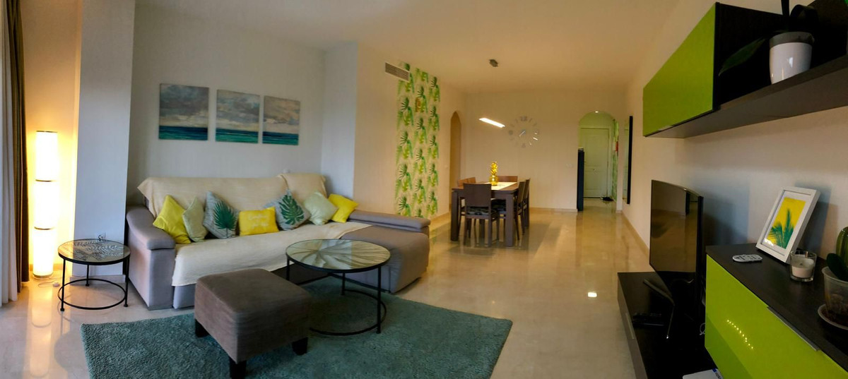 Se vende Apartamento Planta Media de 2 dormitorios en Costa Del Sol, Málaga, España