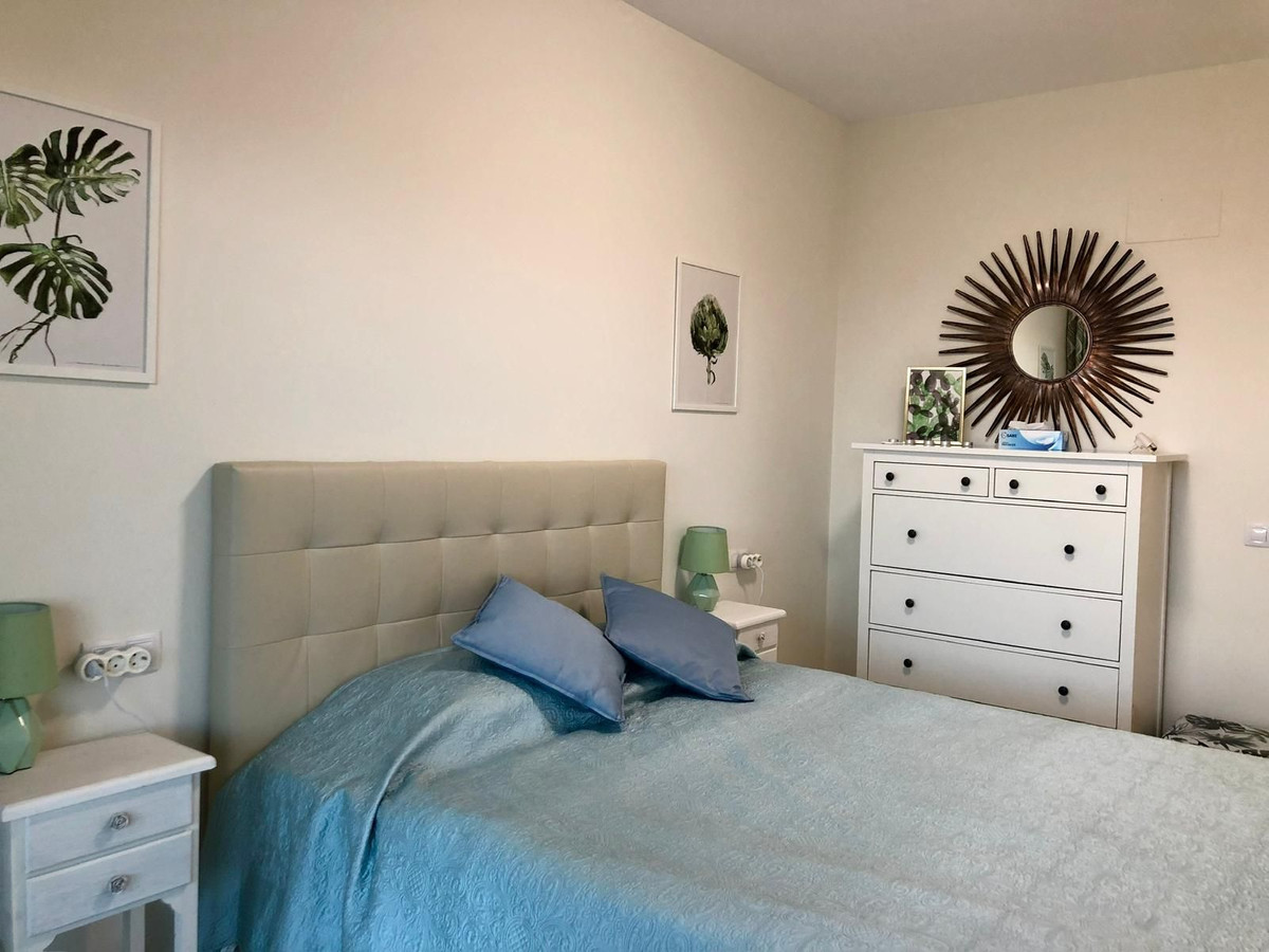 Se vende Apartamento Planta Media de 2 dormitorios en Costa Del Sol, Málaga, España