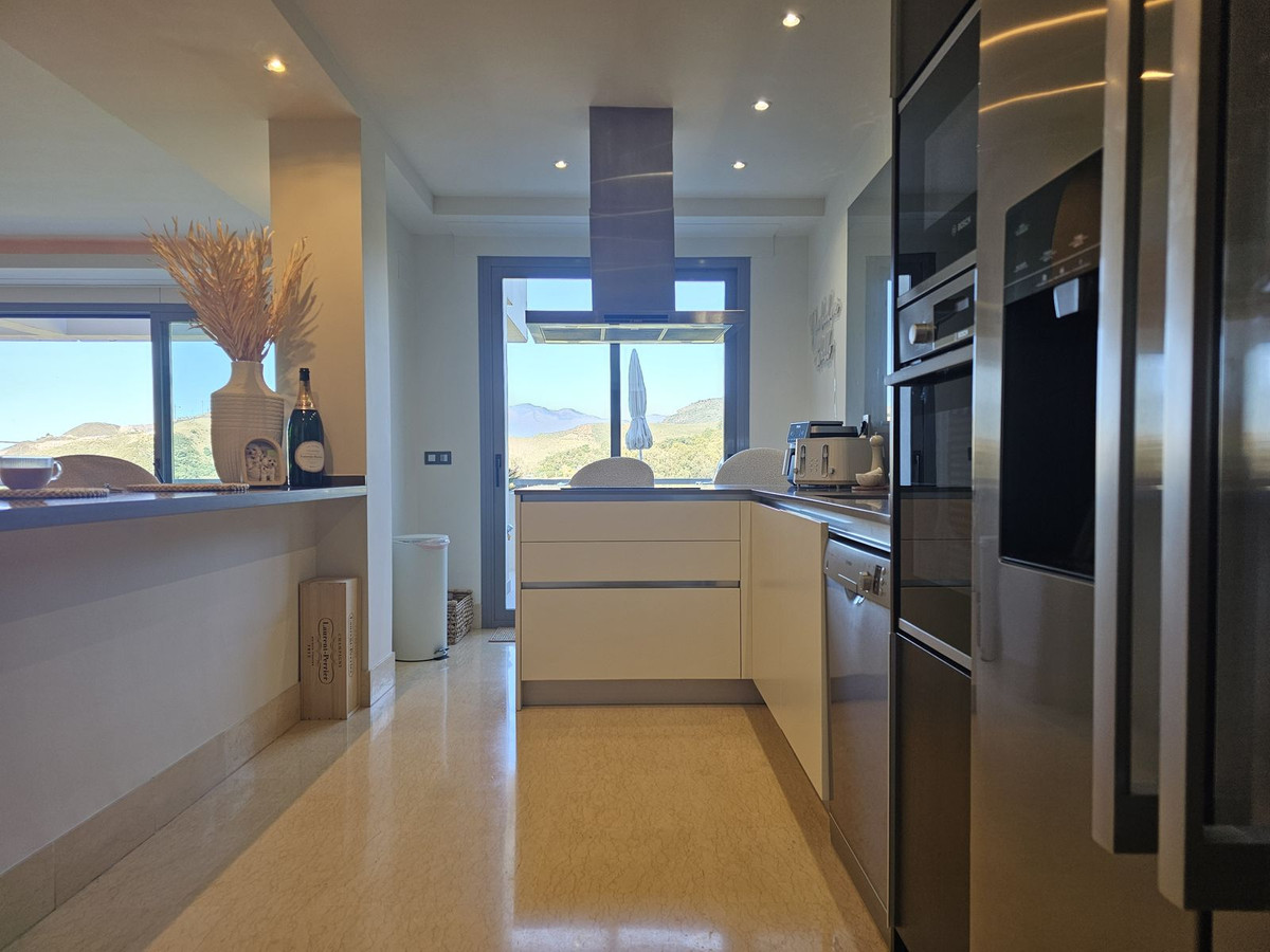 3 Bed Apartment for sale in Benahavís Costa Del Sol, Málaga, Spain