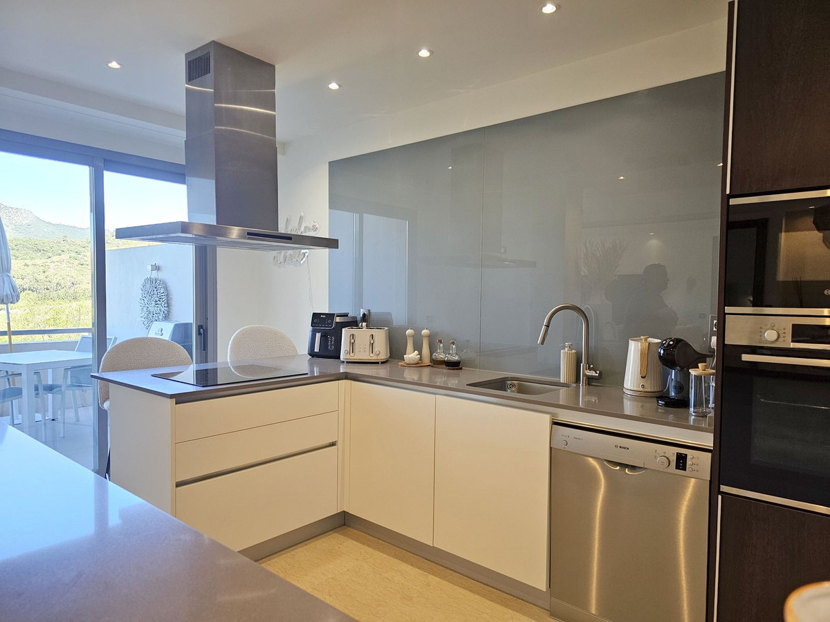 3 Bed Apartment for sale in Benahavís Costa Del Sol, Málaga, Spain