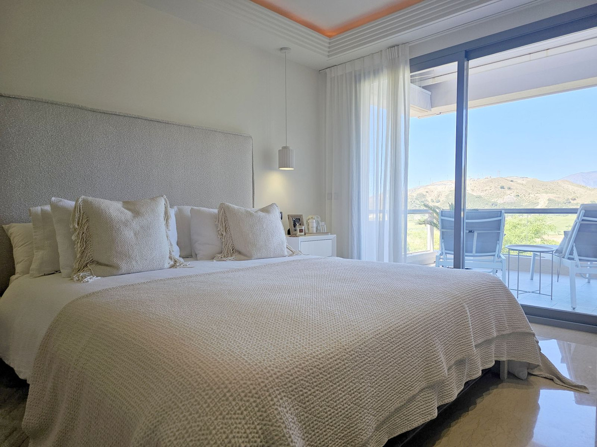 3 Bed Apartment for sale in Benahavís Costa Del Sol, Málaga, Spain