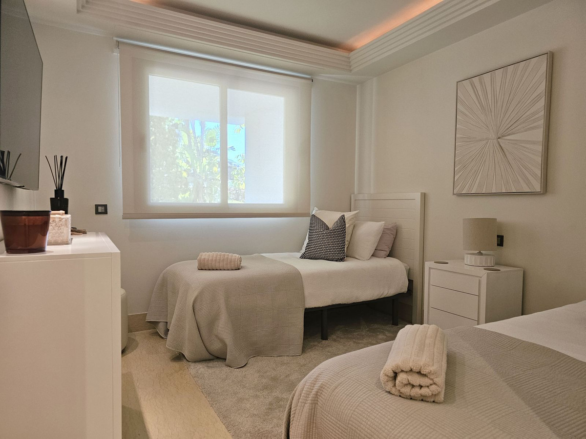 3 Bed Apartment for sale in Benahavís Costa Del Sol, Málaga, Spain