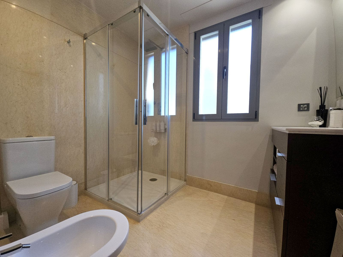 3 Bed Apartment for sale in Benahavís Costa Del Sol, Málaga, Spain