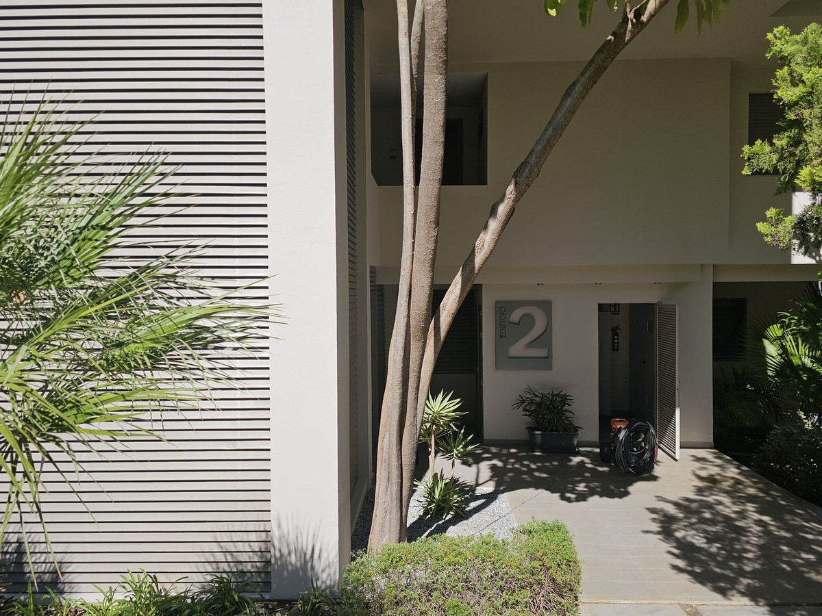 3 Bed Apartment for sale in Benahavís Costa Del Sol, Málaga, Spain