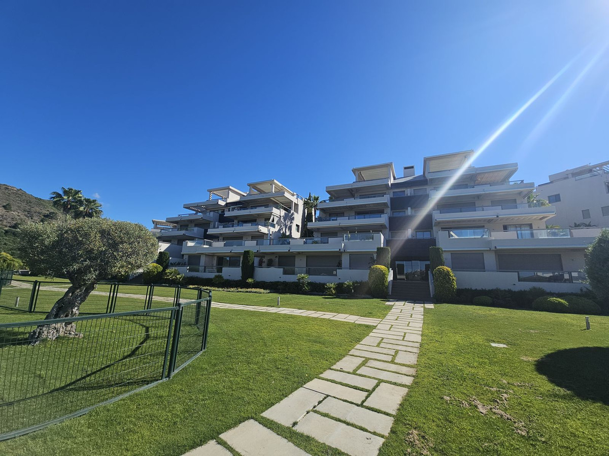 3 Bed Apartment for sale in Benahavís Costa Del Sol, Málaga, Spain