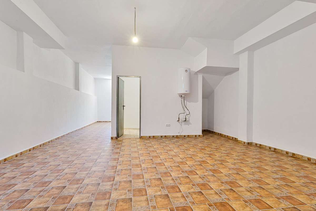 5 Bed Townhouse for sale in Casares Playa Costa Del Sol, Málaga, Spain