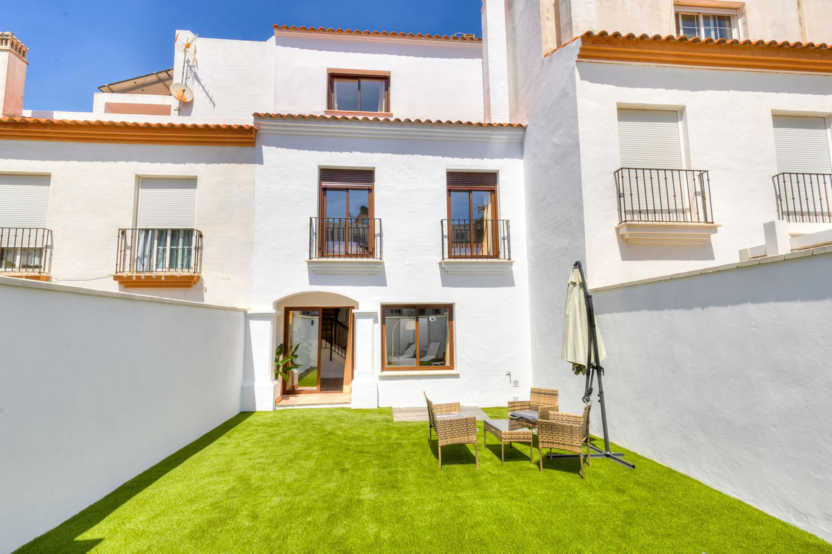 5 Bed Townhouse for sale in Casares Playa Costa Del Sol, Málaga, Spain