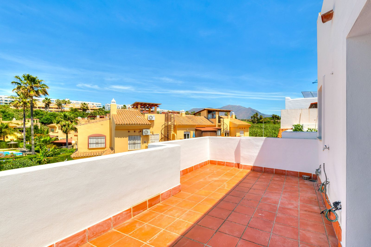 5 Bed Townhouse for sale in Casares Playa Costa Del Sol, Málaga, Spain