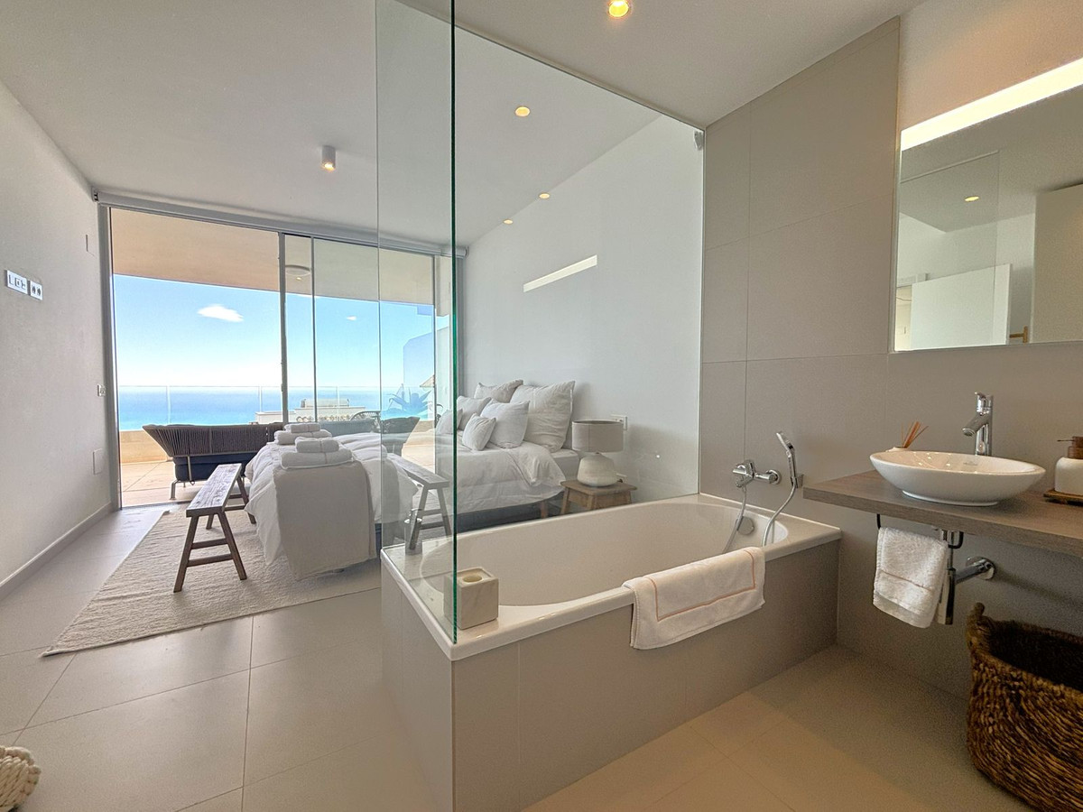 3 Bed Apartment for sale in Benalmadena Costa Del Sol, Málaga, Spain
