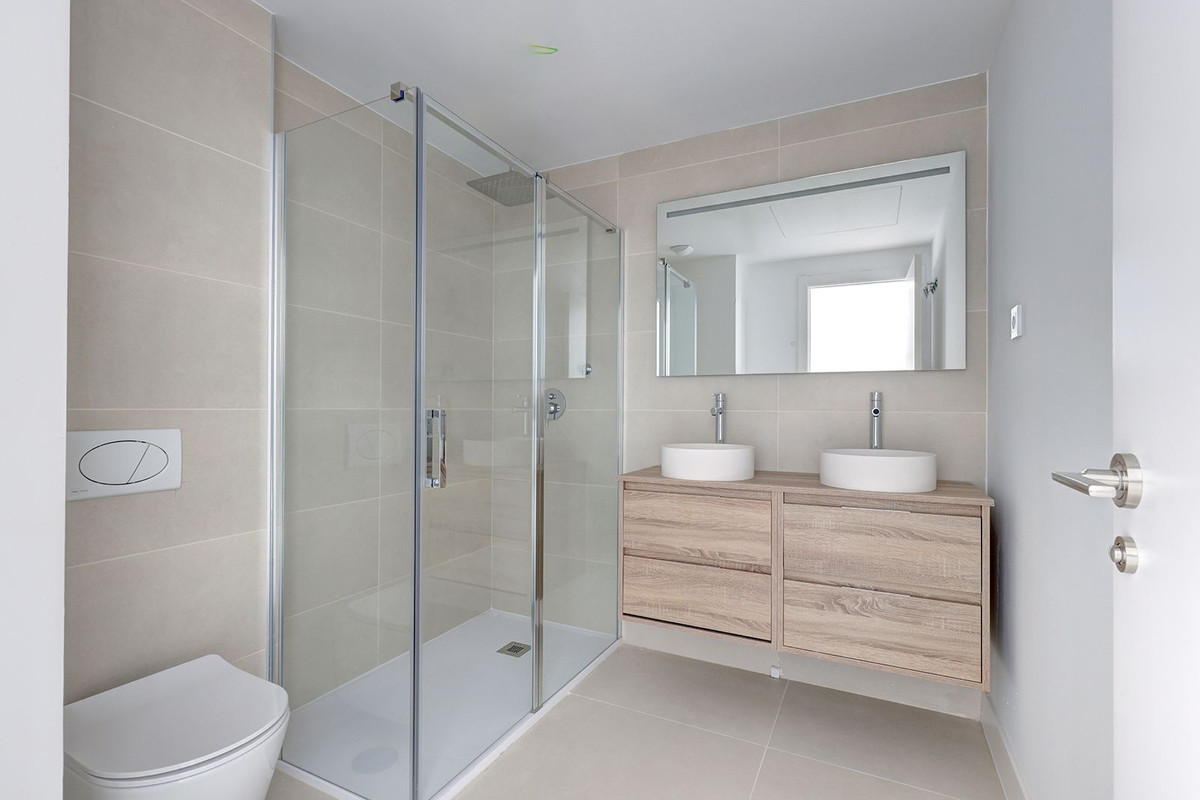 2 Bed Apartment for sale in Fuengirola Costa Del Sol, Málaga, Spain