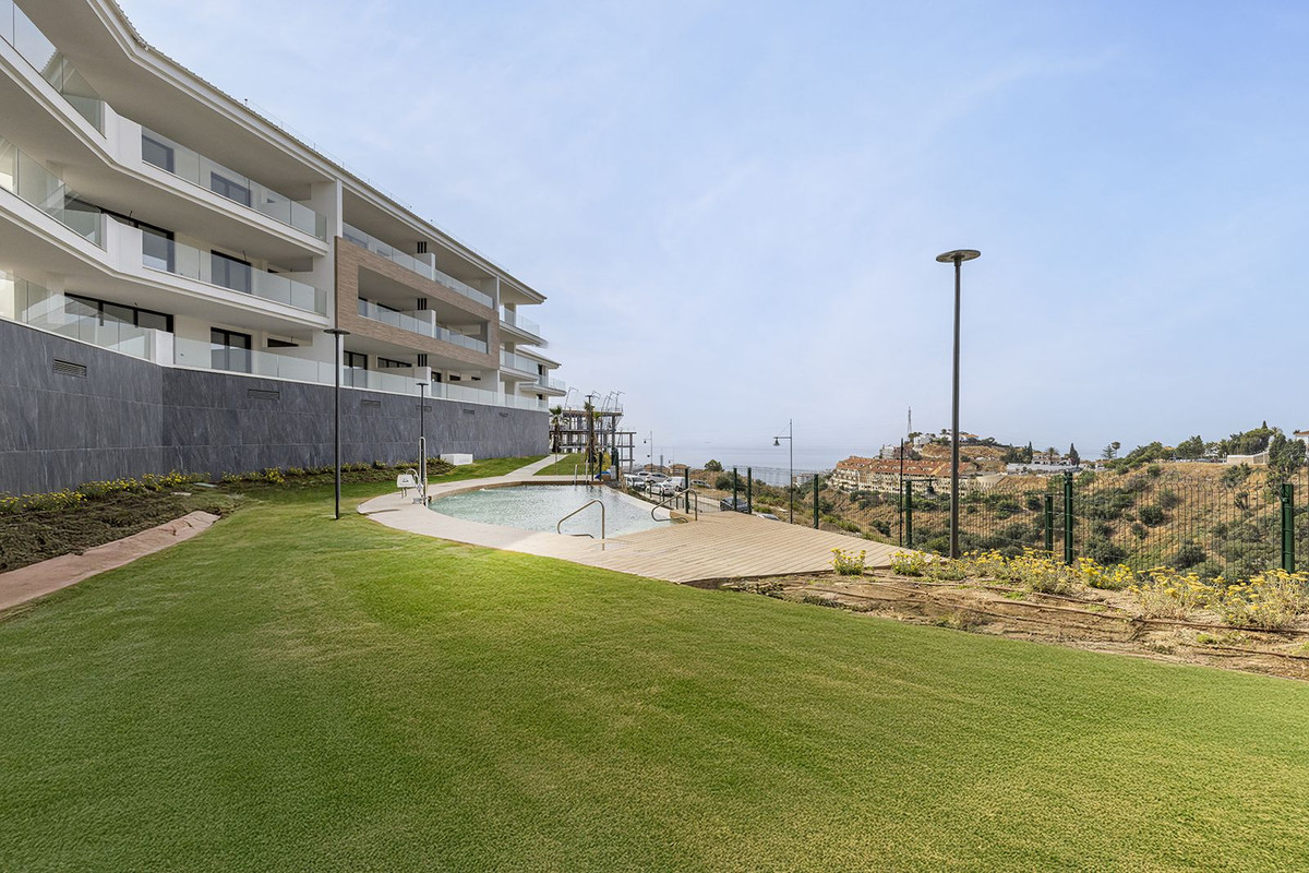 2 Bed Apartment for sale in Fuengirola Costa Del Sol, Málaga, Spain
