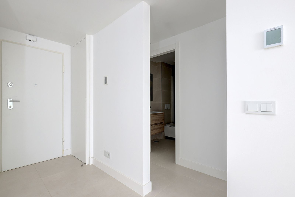 2 Bed Apartment for sale in Fuengirola Costa Del Sol, Málaga, Spain