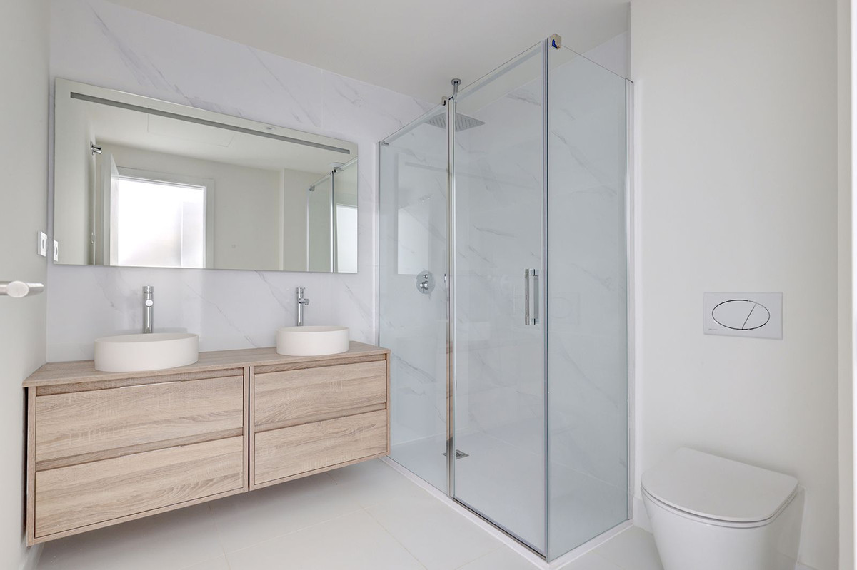 3 Bed Apartment for sale in Fuengirola Costa Del Sol, Málaga, Spain