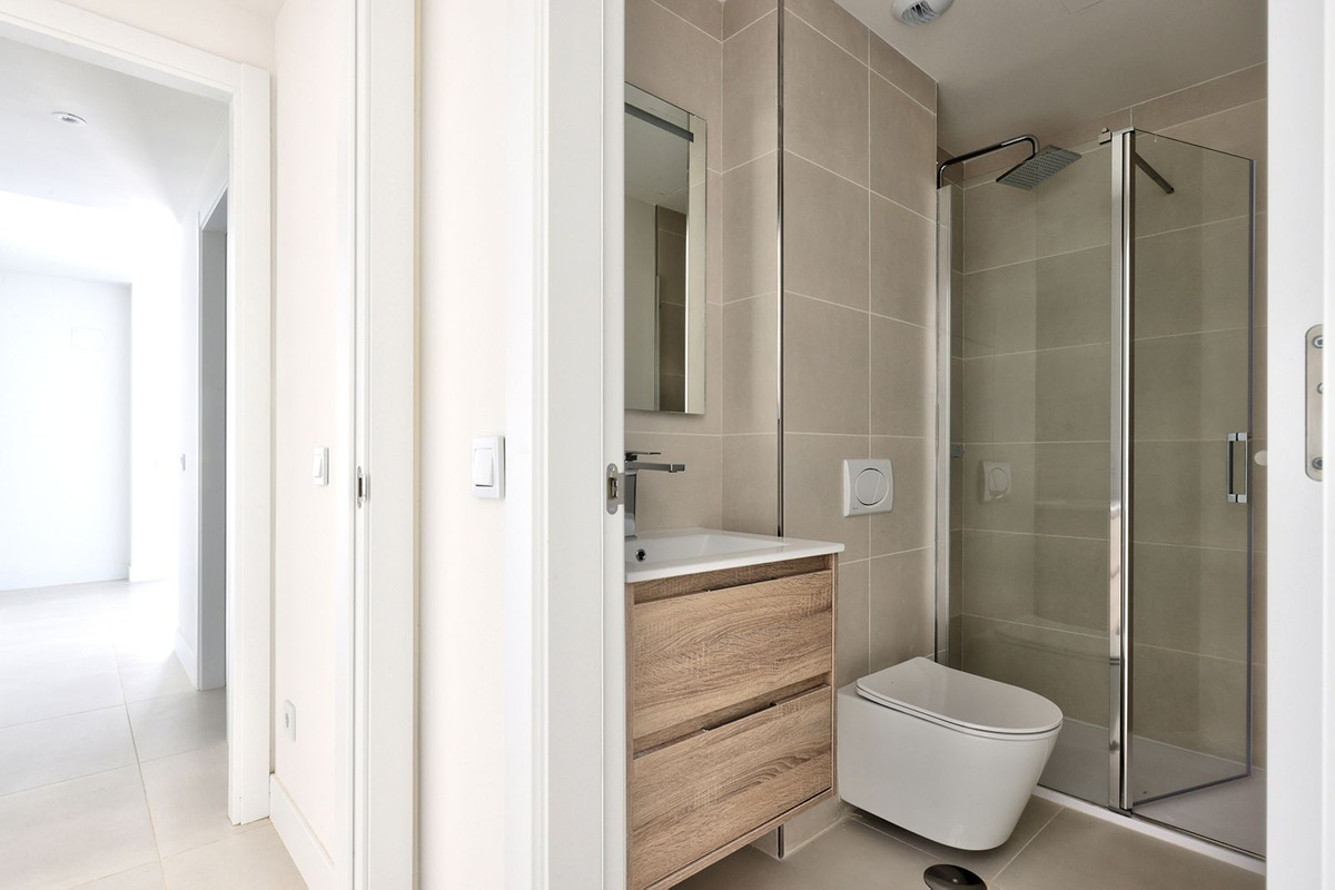 3 Bed Apartment for sale in Fuengirola Costa Del Sol, Málaga, Spain