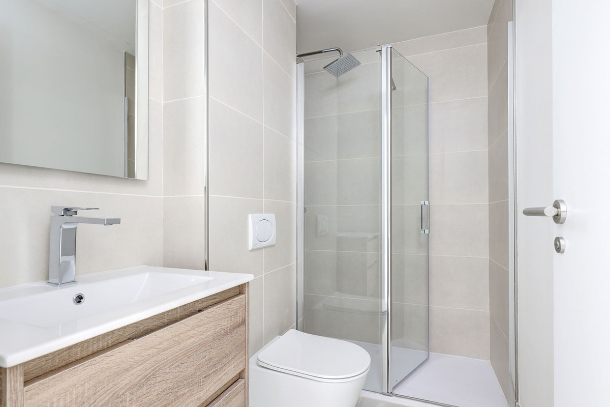 3 Bed Apartment for sale in Fuengirola Costa Del Sol, Málaga, Spain