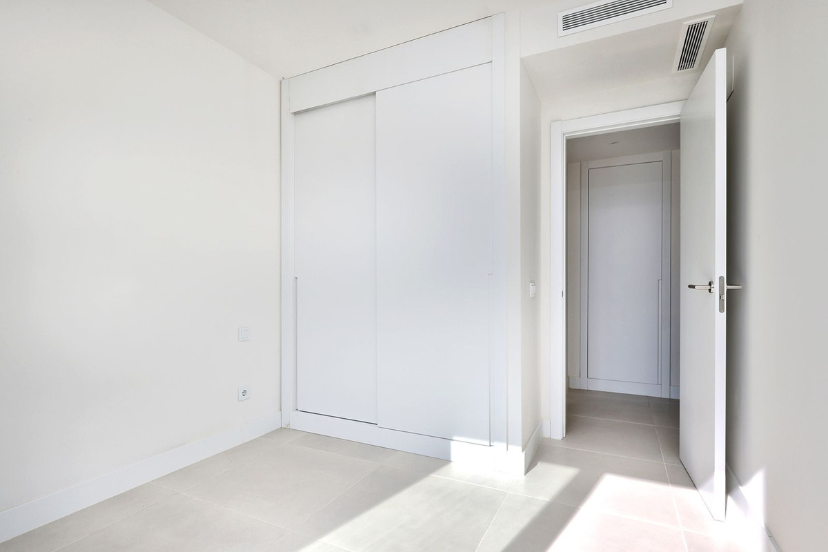 3 Bed Apartment for sale in Fuengirola Costa Del Sol, Málaga, Spain