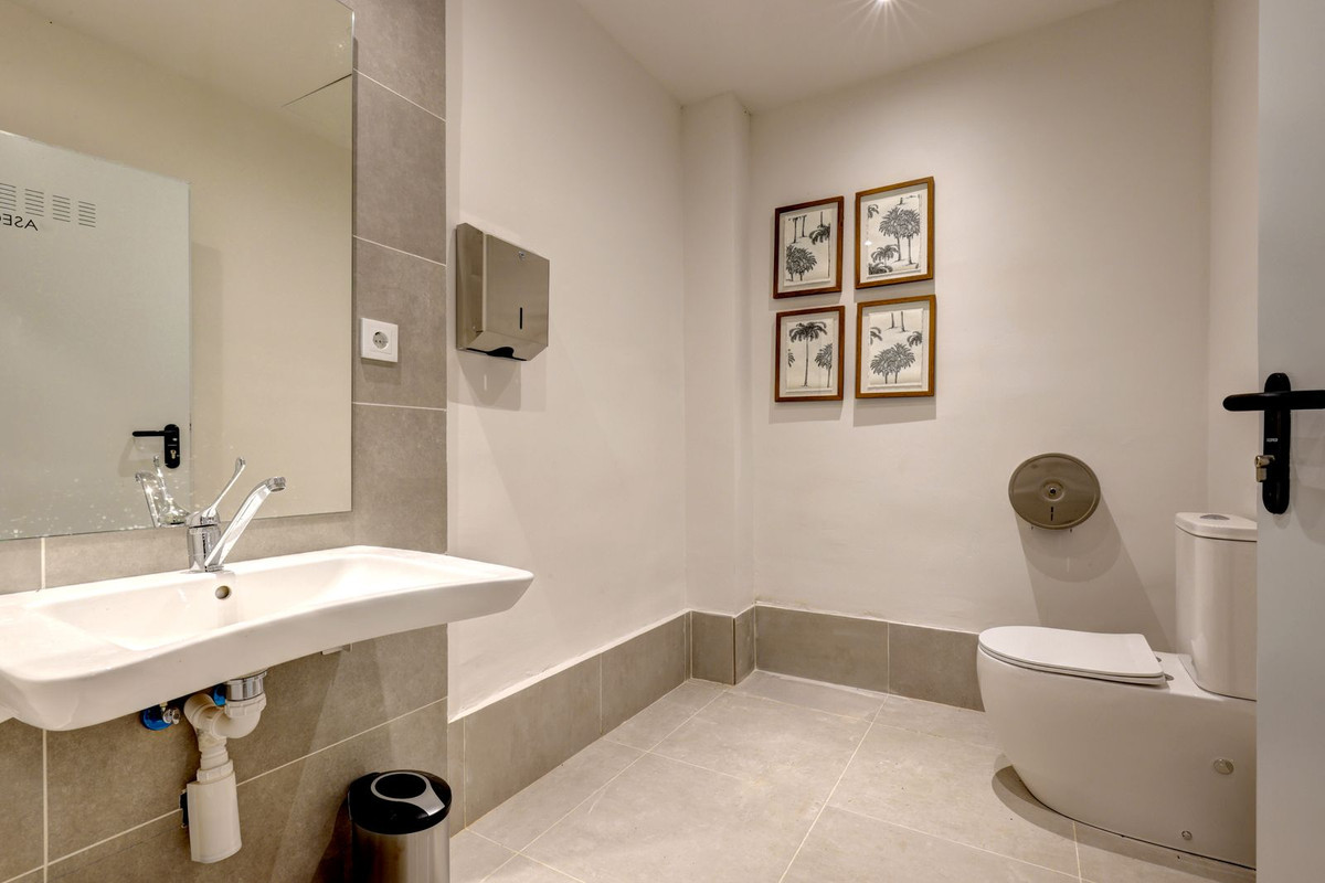3 Bed Apartment for sale in Fuengirola Costa Del Sol, Málaga, Spain
