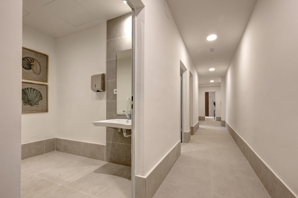 3 Bed Apartment for sale in Fuengirola Costa Del Sol, Málaga, Spain