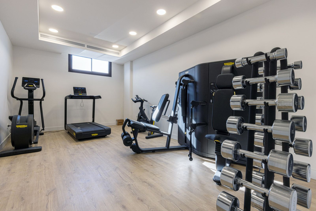 3 Bed Apartment for sale in Fuengirola Costa Del Sol, Málaga, Spain