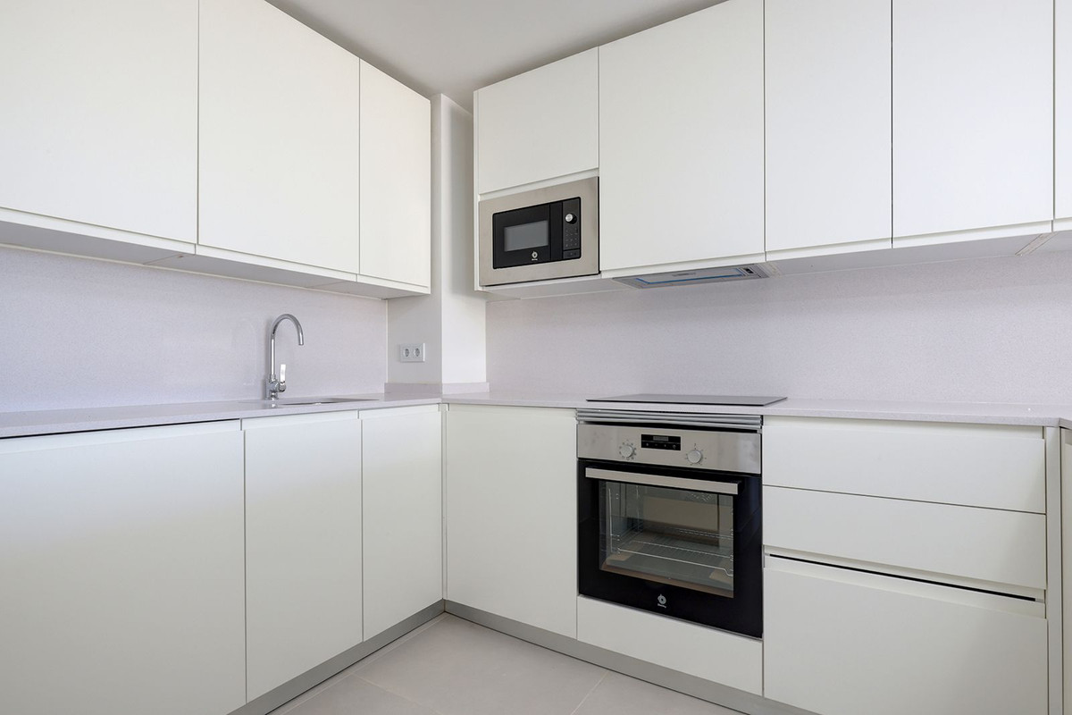 3 Bed Apartment for sale in Fuengirola Costa Del Sol, Málaga, Spain