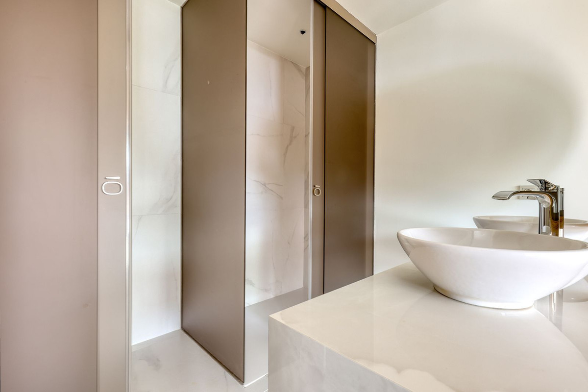 3 Bed Apartment for sale in Fuengirola Costa Del Sol, Málaga, Spain