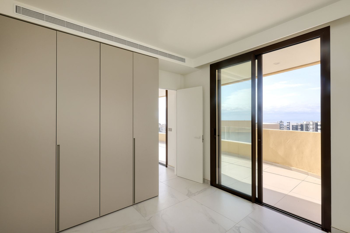 3 Bed Apartment for sale in Fuengirola Costa Del Sol, Málaga, Spain