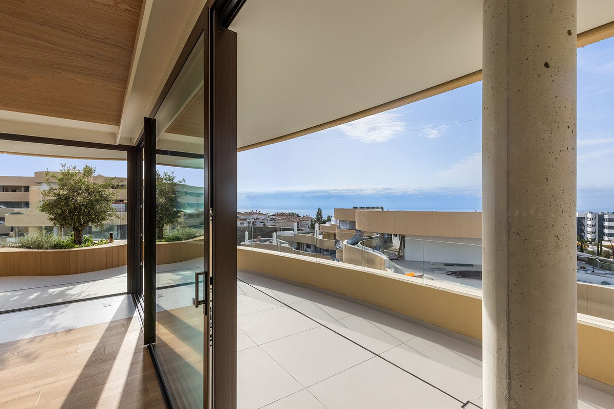 3 Bed Apartment for sale in Fuengirola Costa Del Sol, Málaga, Spain