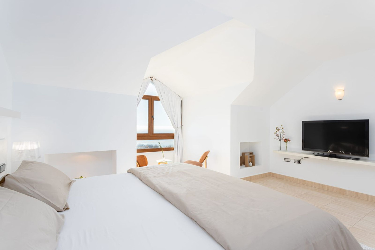 3 Bed Apartment for sale in Carvajal Costa Del Sol, Málaga, Spain