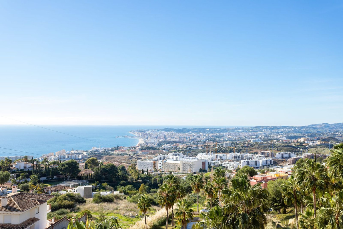 3 Bed Apartment for sale in Carvajal Costa Del Sol, Málaga, Spain