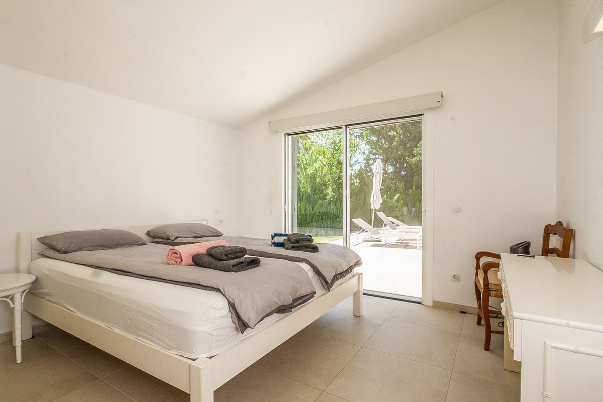 5 Bed Townhouse for sale in Elviria Costa Del Sol, Málaga, Spain