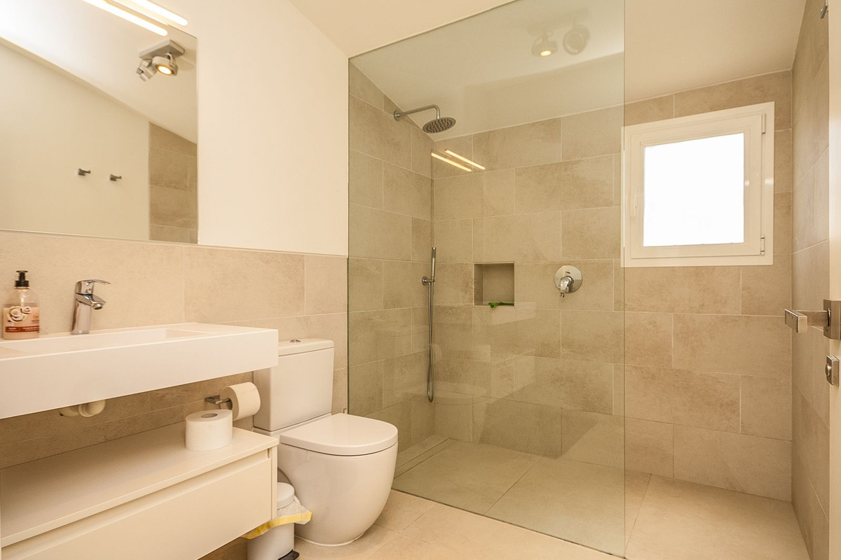 5 Bed Townhouse for sale in Elviria Costa Del Sol, Málaga, Spain