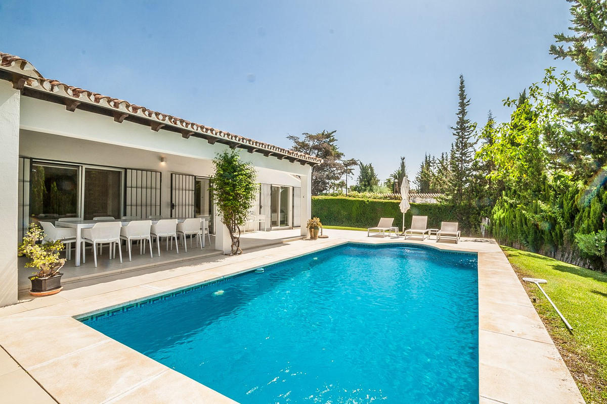 5 Bed Townhouse for sale in Elviria Costa Del Sol, Málaga, Spain