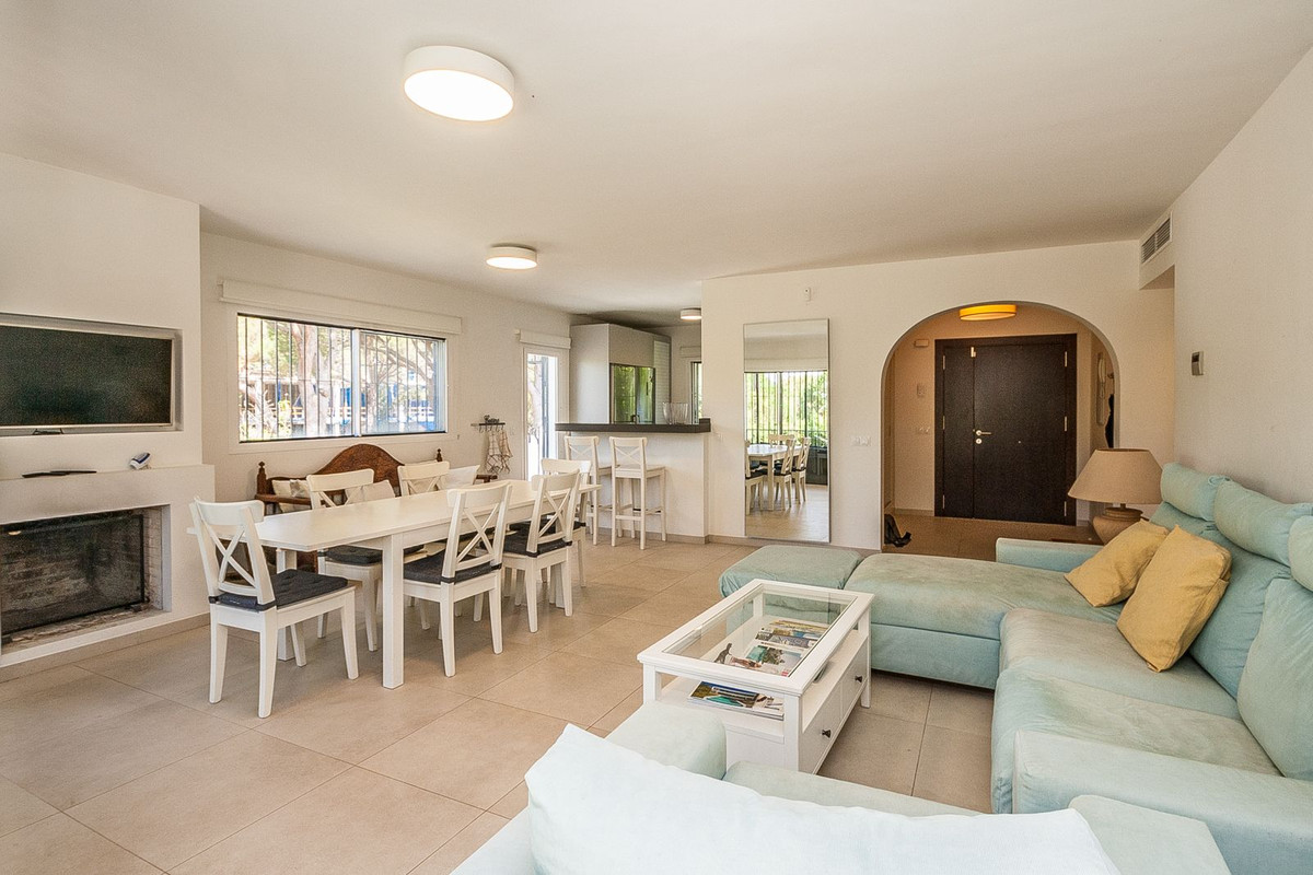 5 Bed Townhouse for sale in Elviria Costa Del Sol, Málaga, Spain